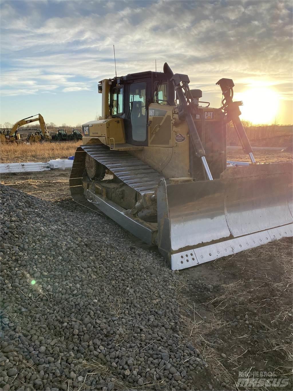 CAT D6T LGP Telaketjupuskutraktorit