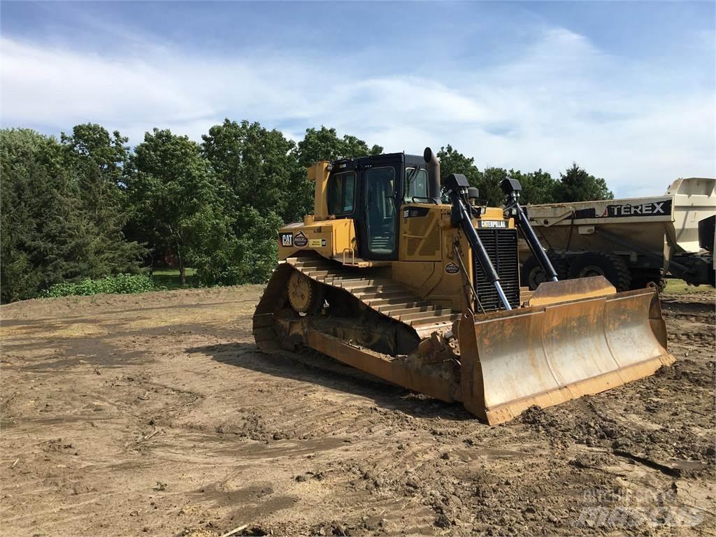CAT D6T LGP Telaketjupuskutraktorit