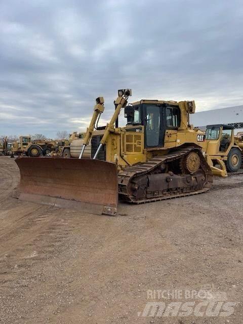CAT D6T XW Telaketjupuskutraktorit