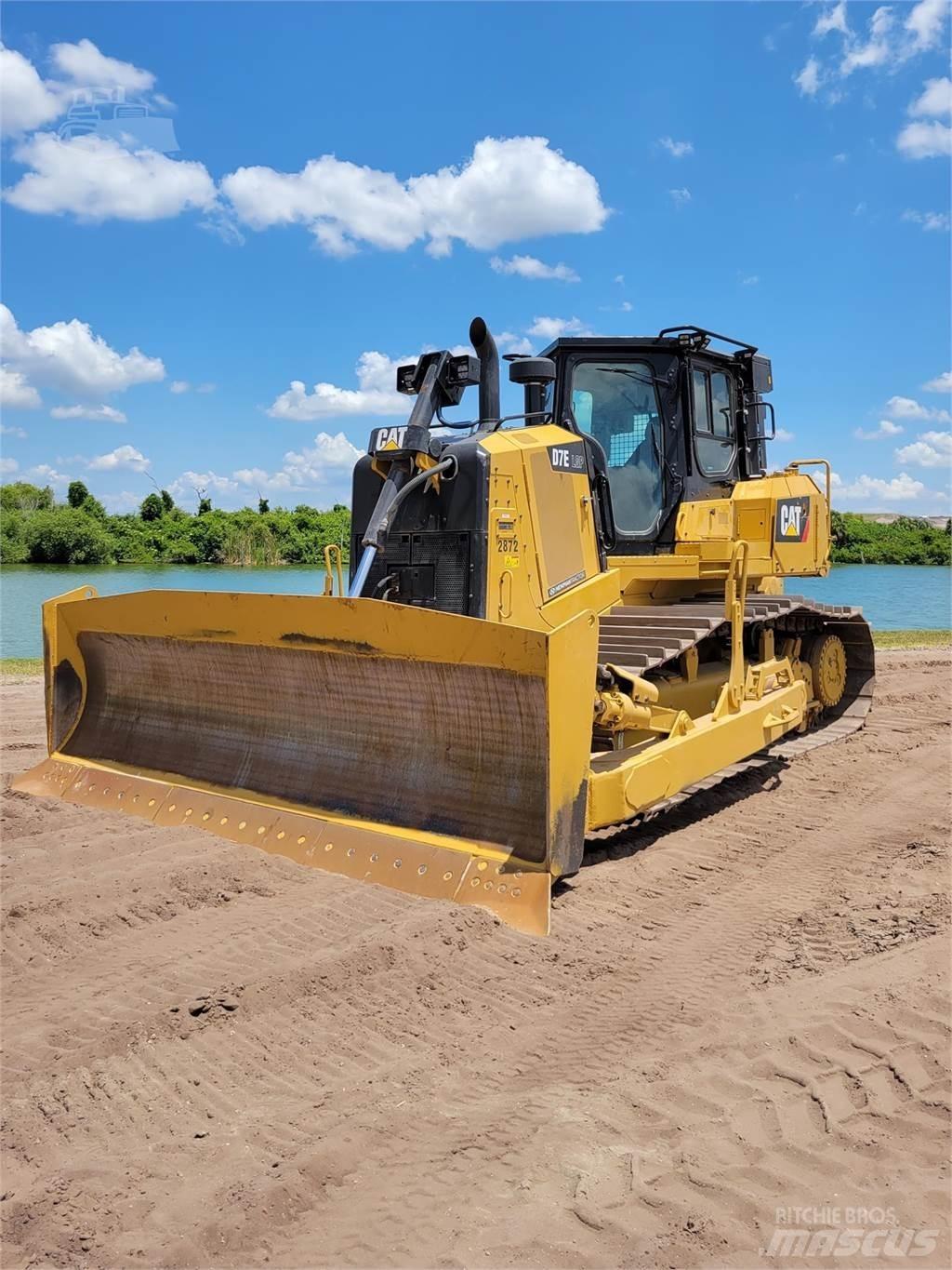 CAT D7E LGP Telaketjupuskutraktorit