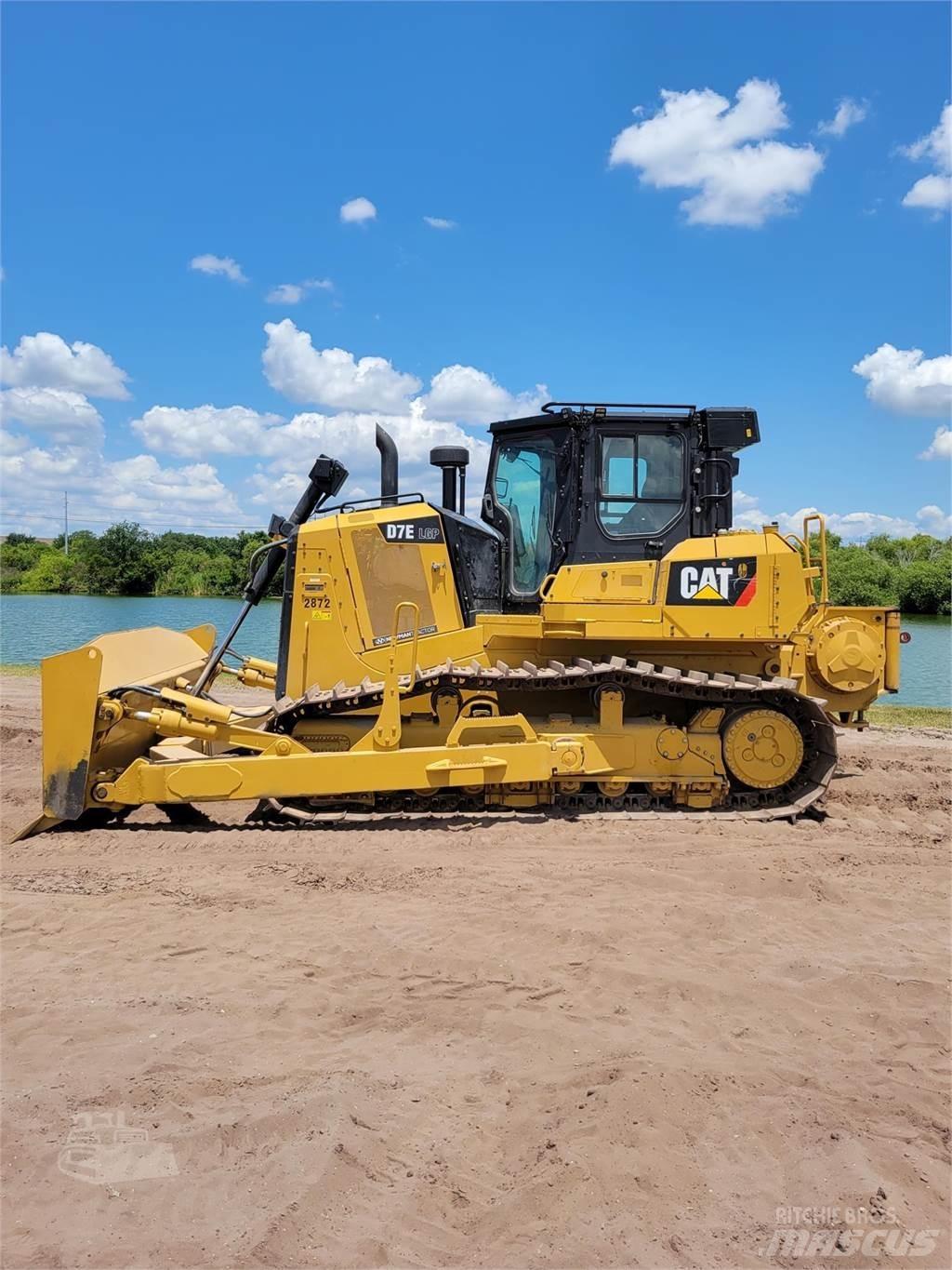 CAT D7E LGP Telaketjupuskutraktorit
