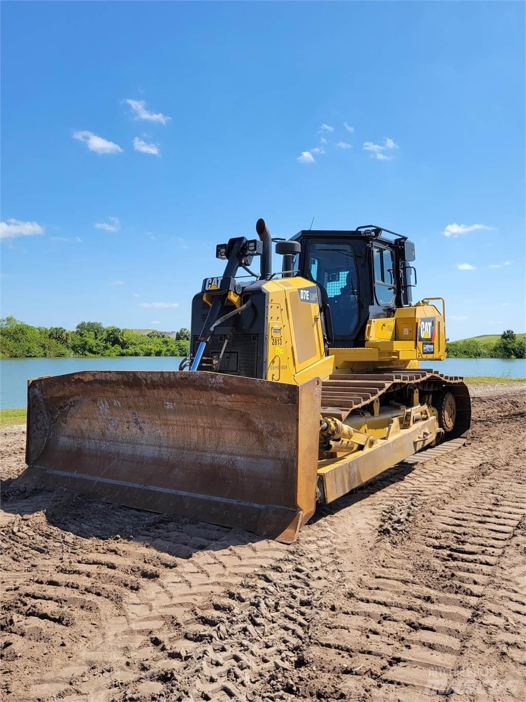 CAT D7E LGP Telaketjupuskutraktorit