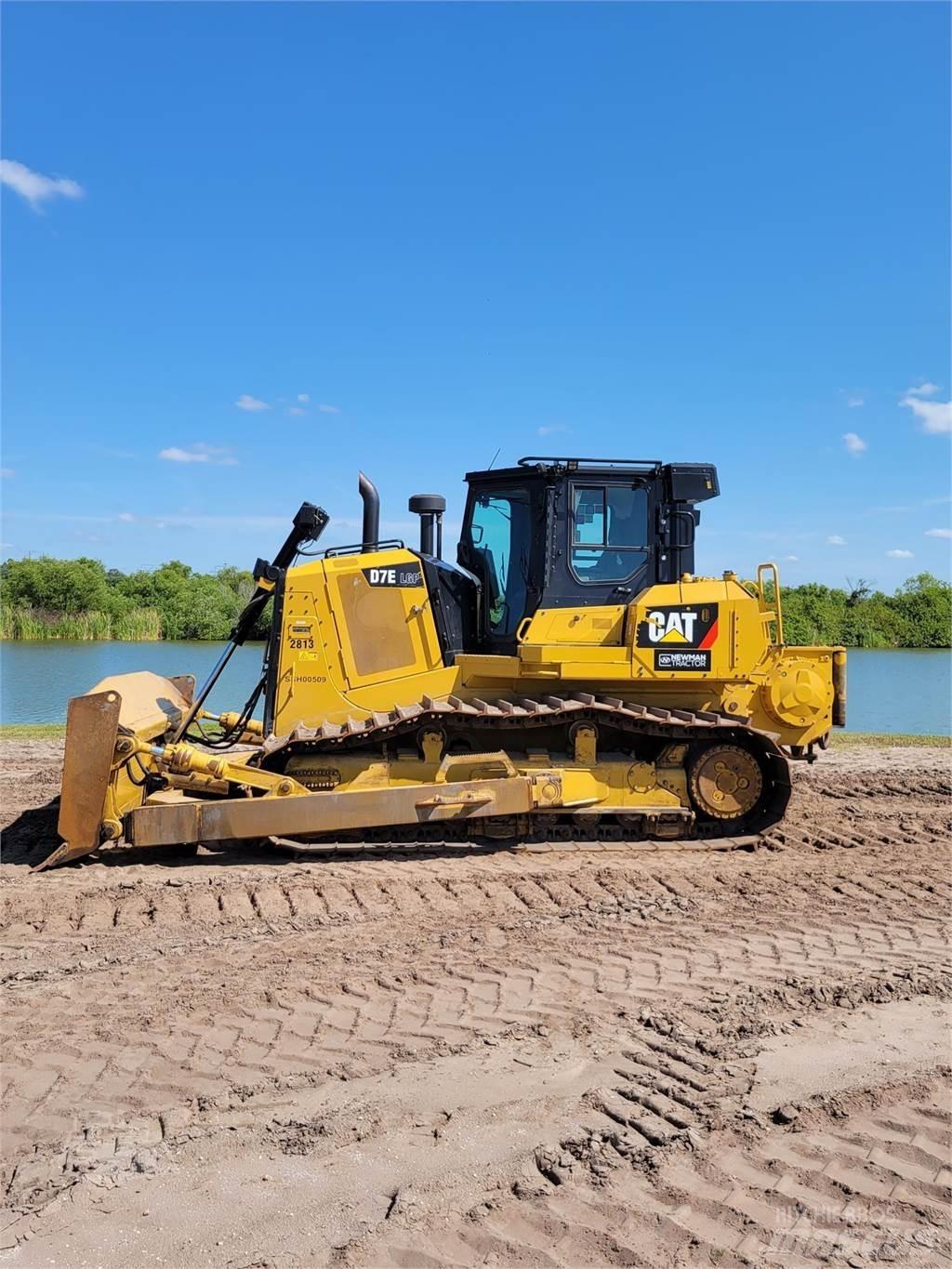 CAT D7E LGP Telaketjupuskutraktorit
