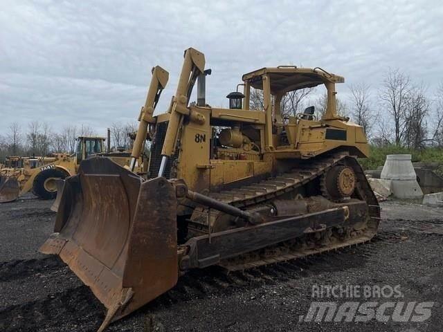 CAT D8N Telaketjupuskutraktorit