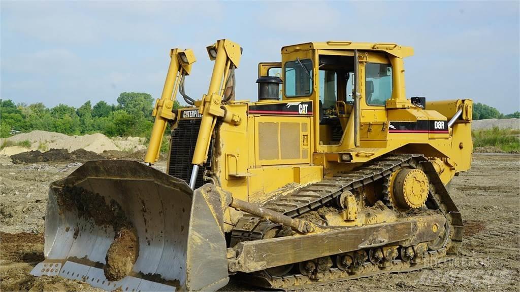 CAT D8R Telaketjupuskutraktorit