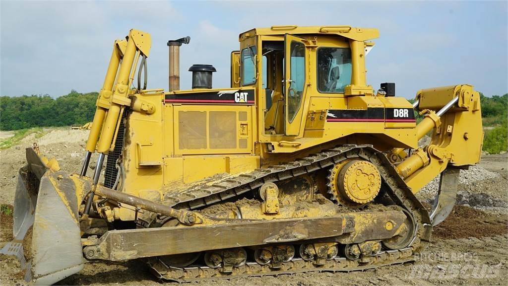 CAT D8R Telaketjupuskutraktorit