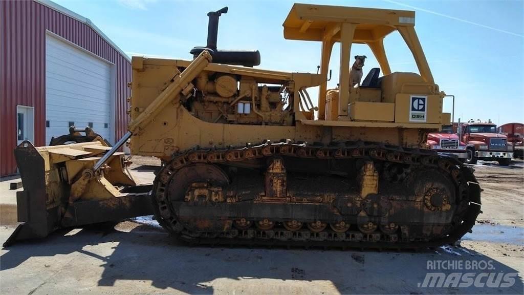 CAT D9H Telaketjupuskutraktorit