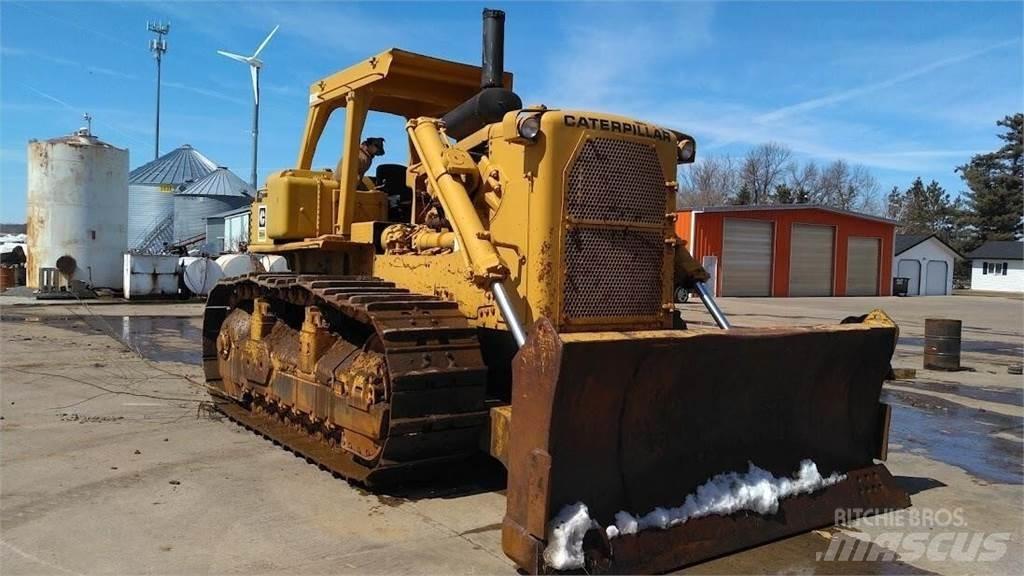 CAT D9H Telaketjupuskutraktorit