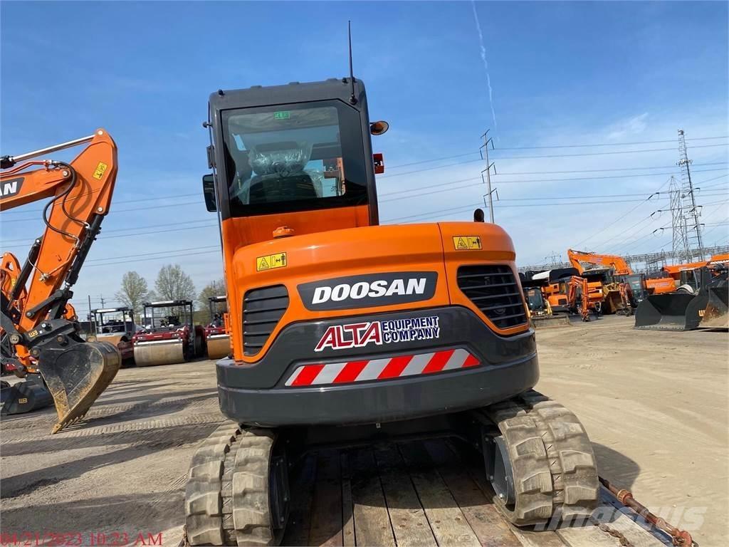 Doosan DX63-3 Telakaivukoneet