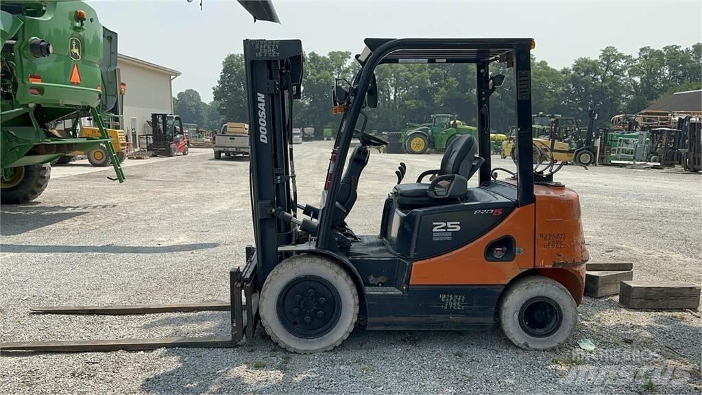 Doosan G25P-5 Muut haarukkatrukit
