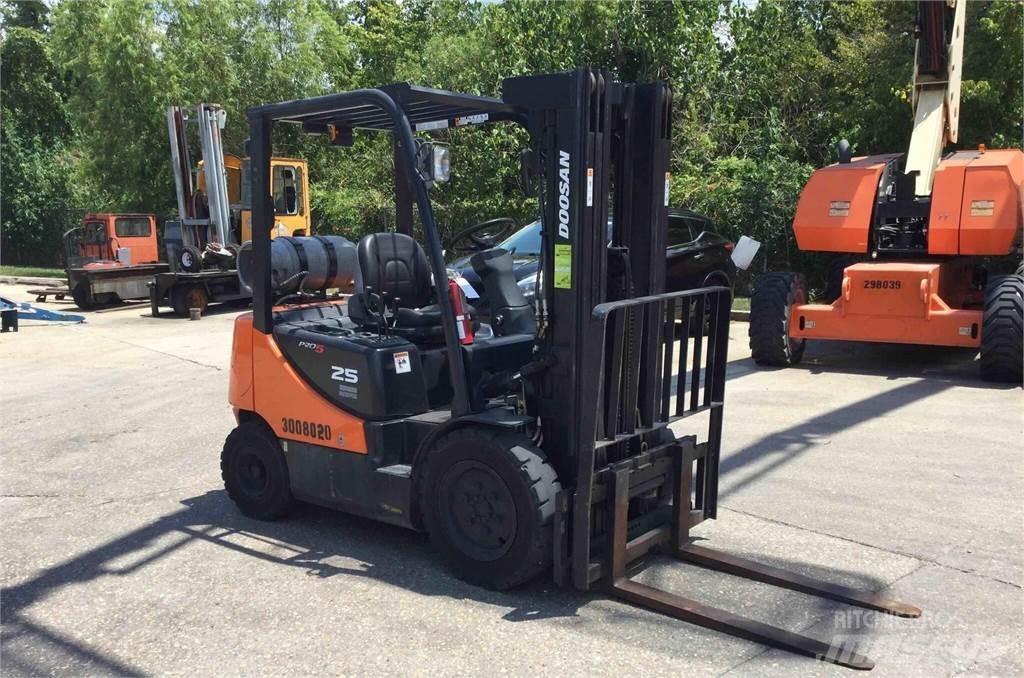 Doosan G25P-5 Muut haarukkatrukit