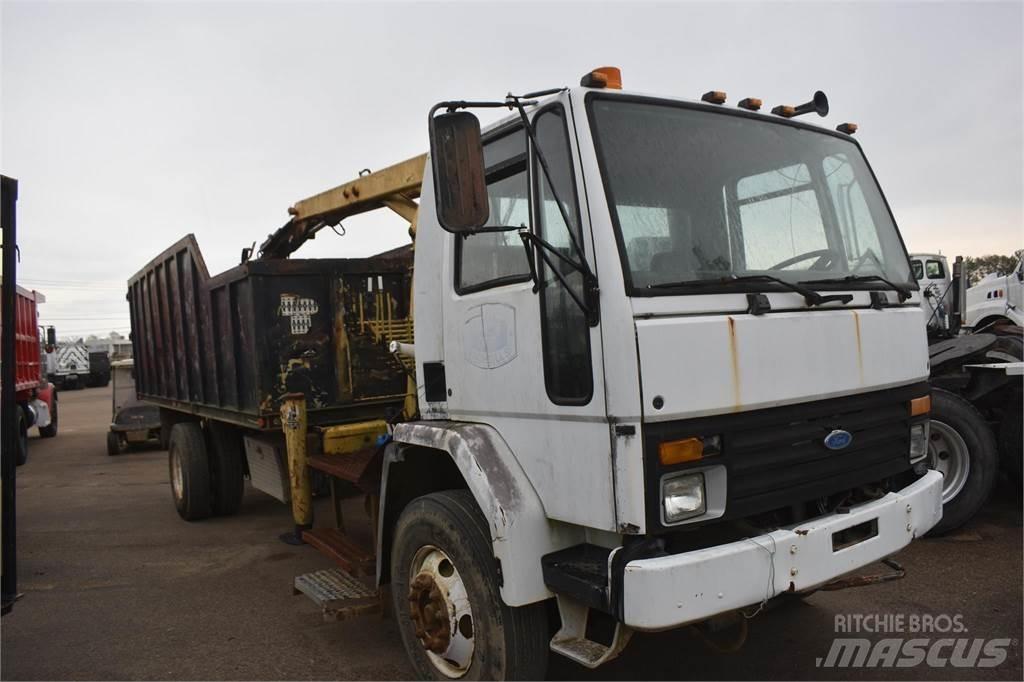 Ford CF8000 Nosturiautot