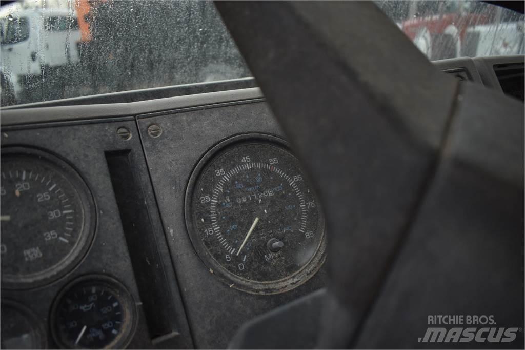 Ford CF8000 Nosturiautot