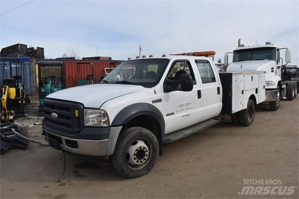 Ford F550 Tienhoitoautot