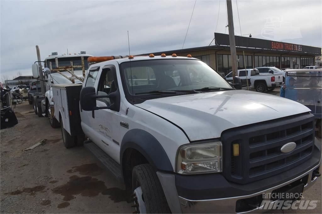 Ford F550 Tienhoitoautot