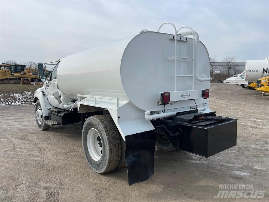 Ford F650 Vesisäiliöautot