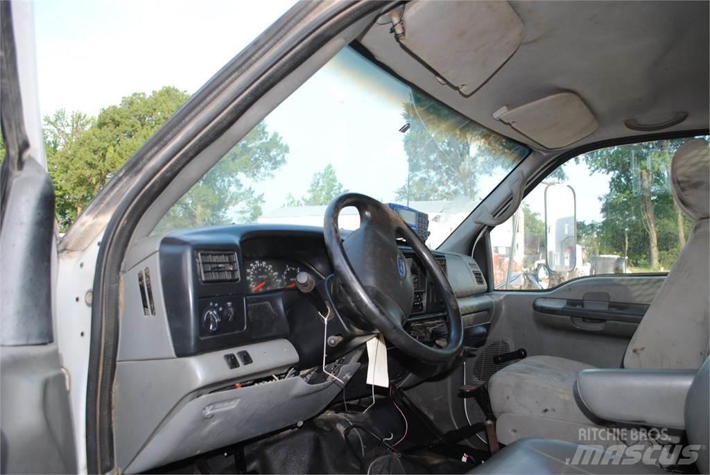 Ford F650 Tienhoitoautot