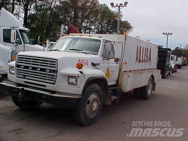 Ford F700 Säiliöautot