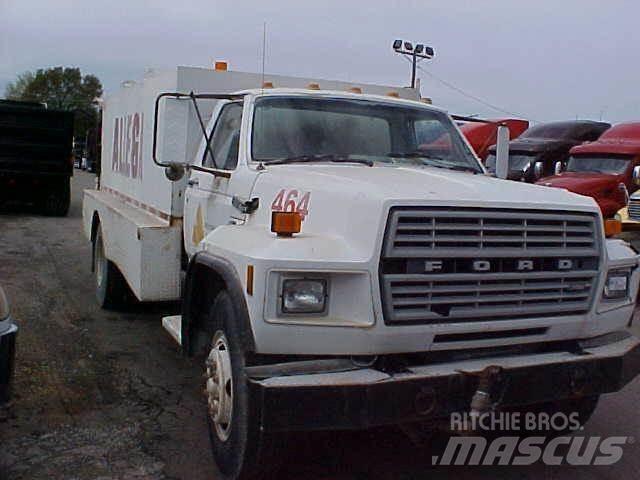 Ford F700 Säiliöautot