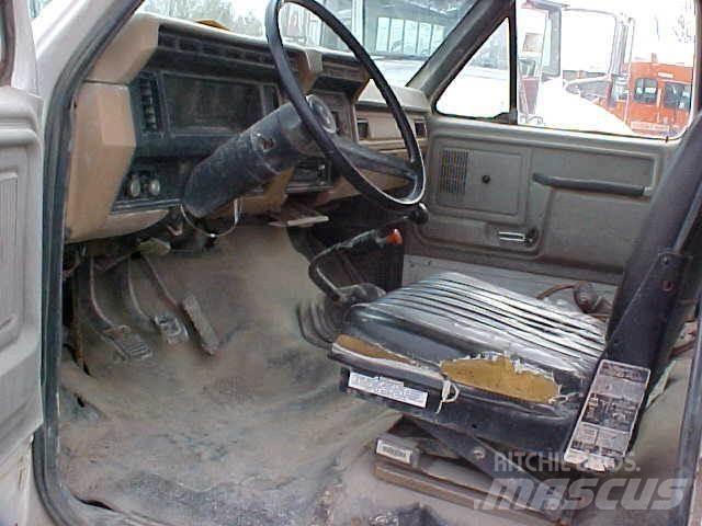 Ford F700 Säiliöautot
