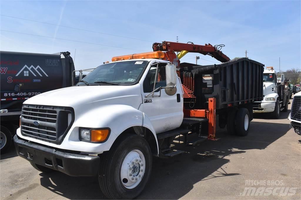 Ford F750 Nosturiautot