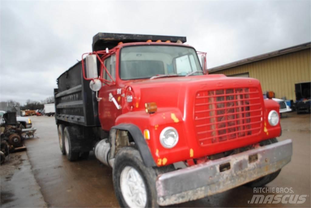 Ford L8000 Sora- ja kippiautot