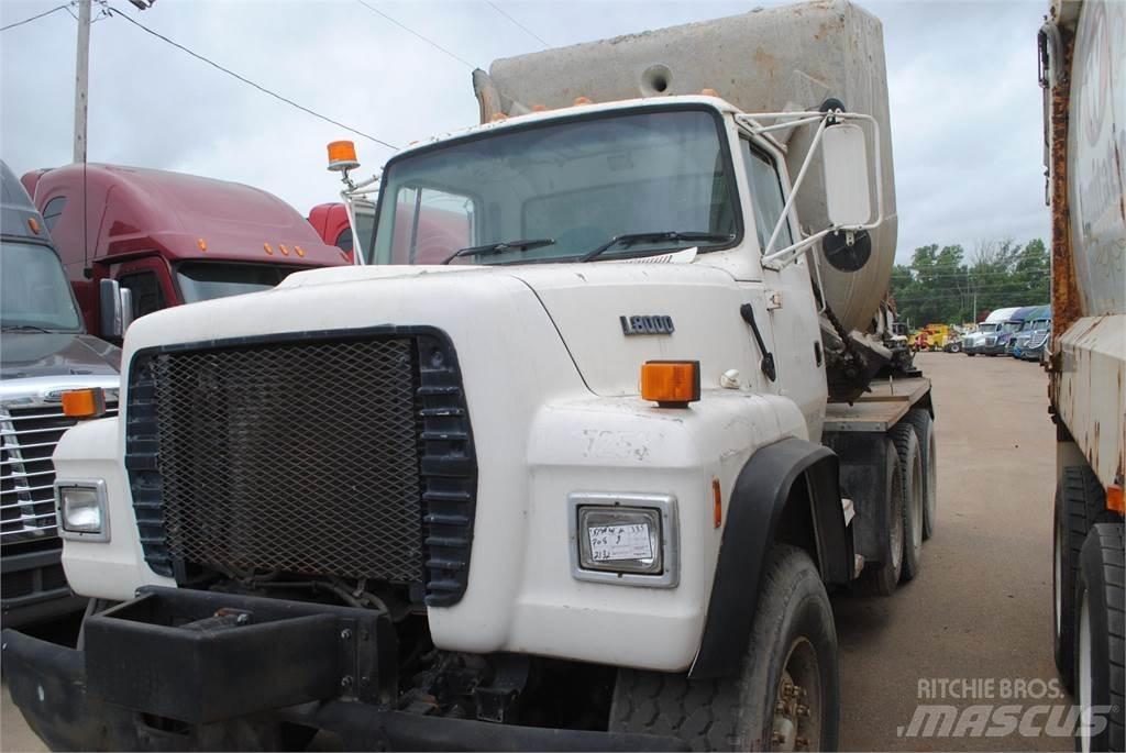 Ford L8000 Betonikuorma-autot