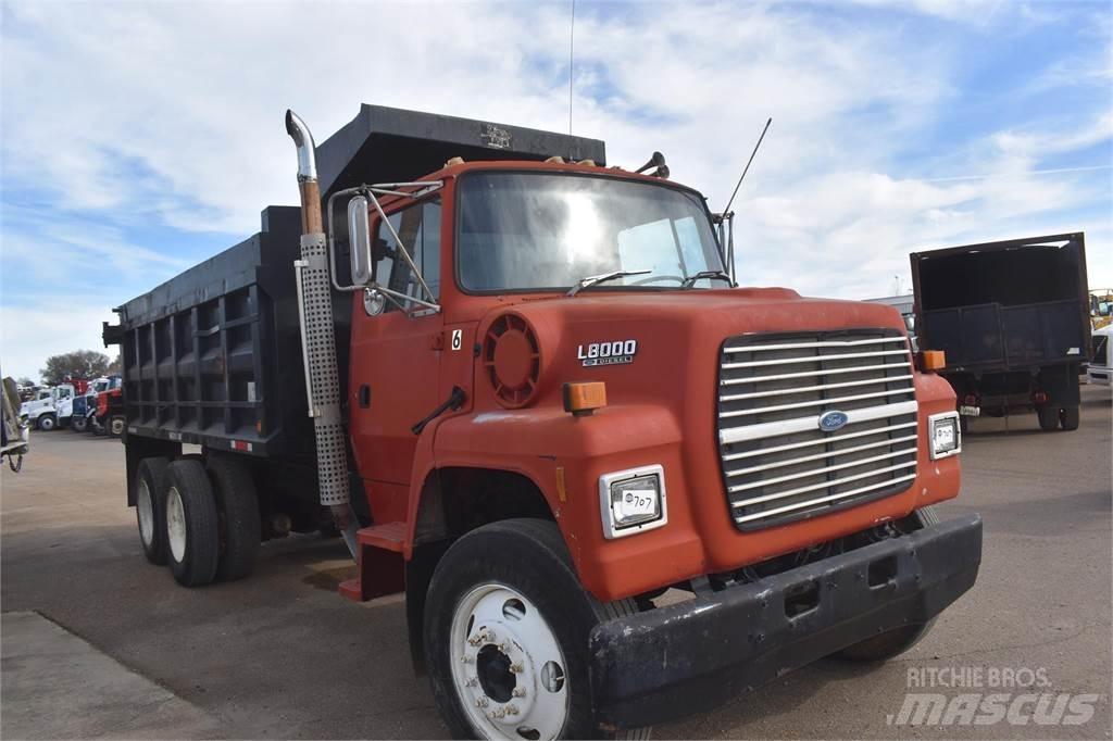 Ford L8000 Sora- ja kippiautot