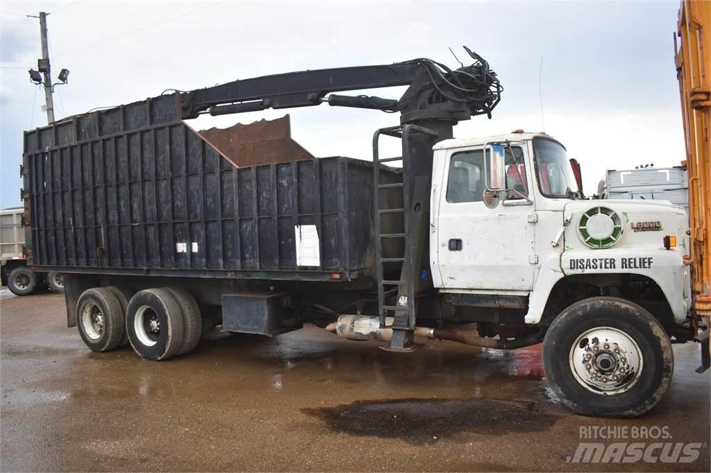 Ford L8000 Nosturiautot