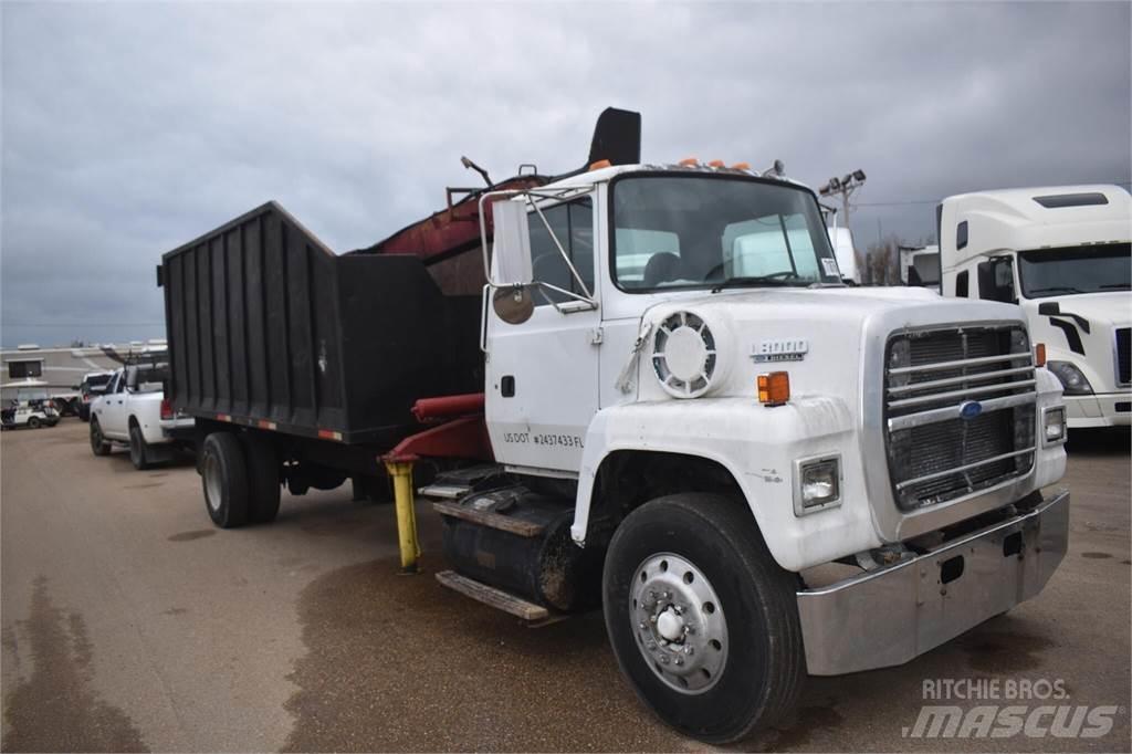 Ford L8000 Nosturiautot