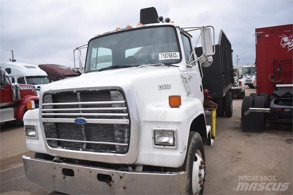 Ford L8000 Nosturiautot