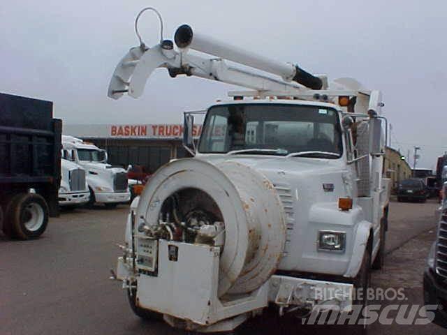 Ford L8000 Säiliöautot