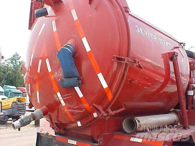 Ford L8000 Säiliöautot