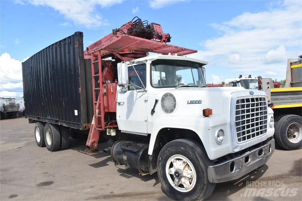 Ford L9000 Nosturiautot
