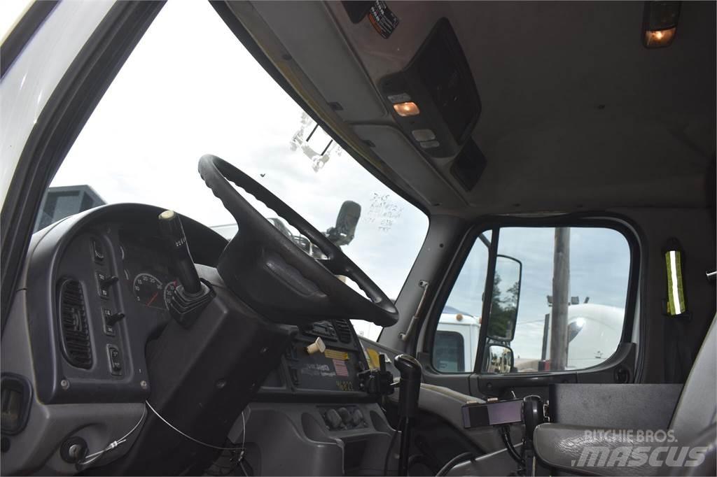 Freightliner 108SD Tienhoitoautot