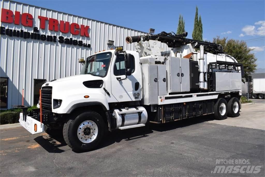 Freightliner 114SD Säiliöautot