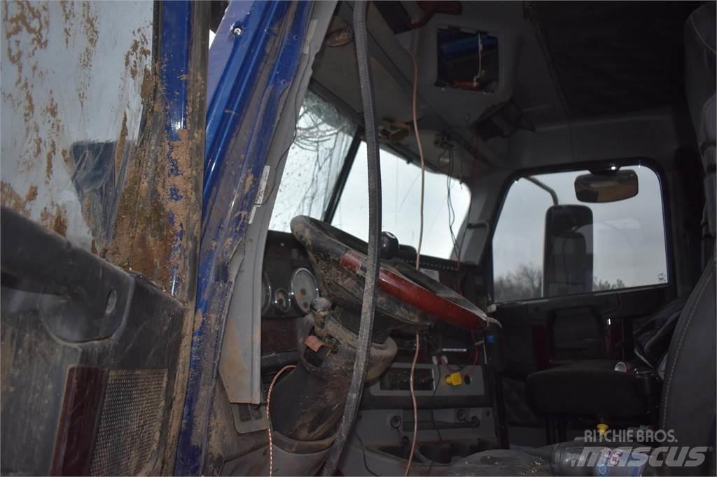 Freightliner 122SD Sora- ja kippiautot