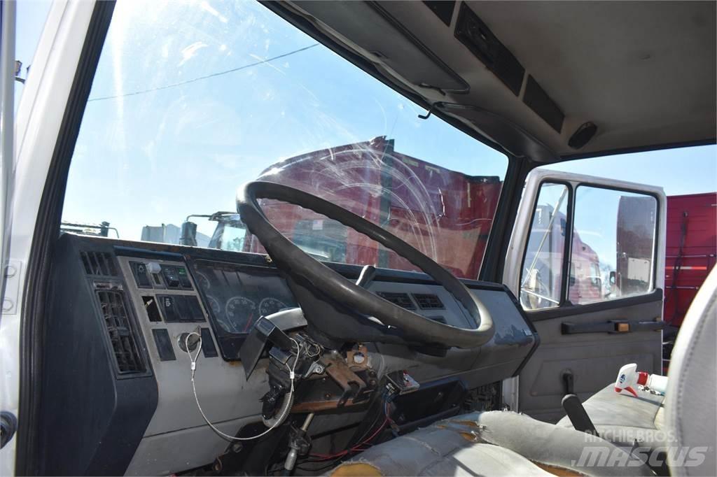 Freightliner FL60 Sora- ja kippiautot