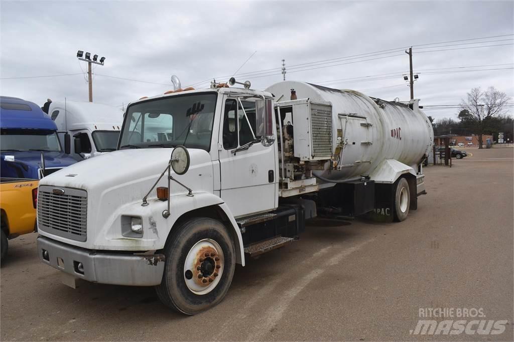 Freightliner FL70 Säiliöautot