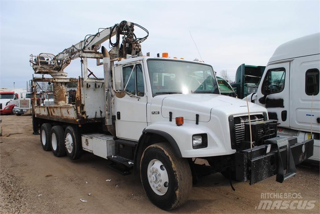 Freightliner FL80 Nosturiautot
