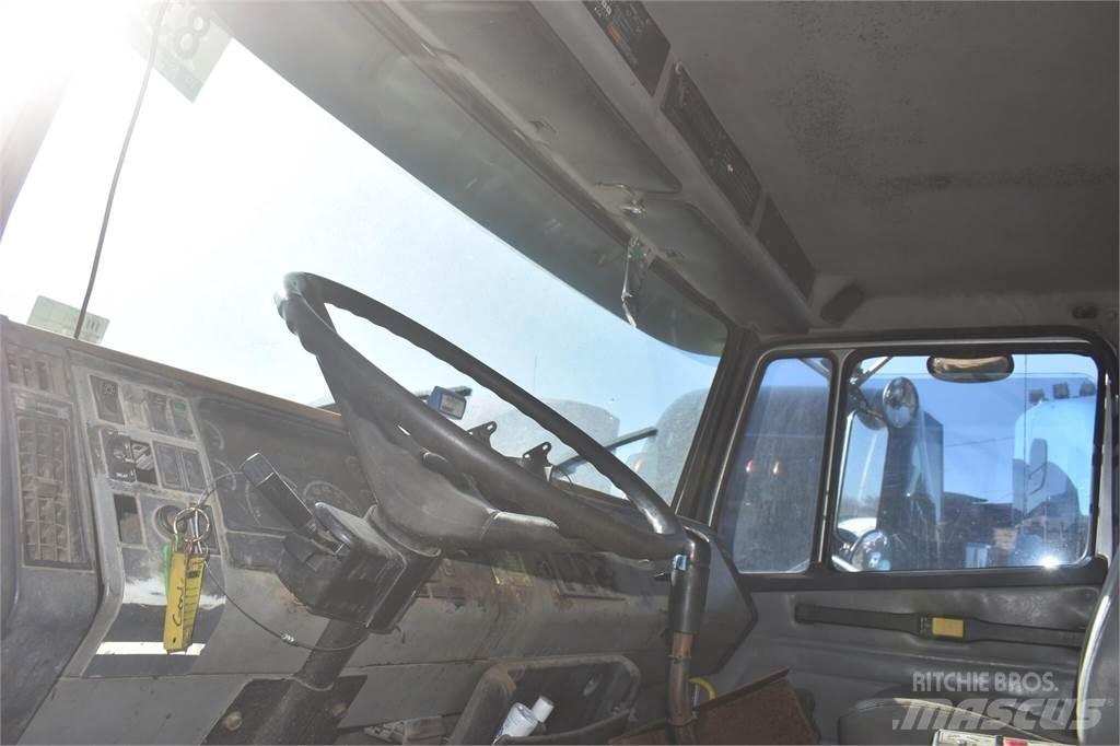 Freightliner FLC112 Sora- ja kippiautot