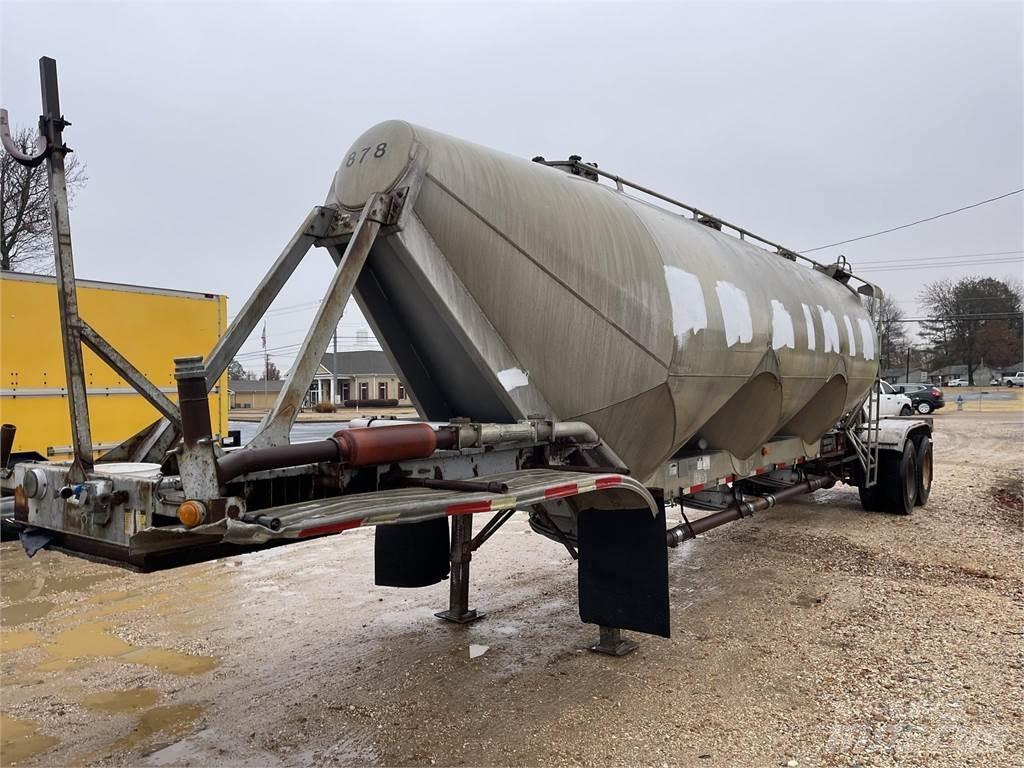 Fruehauf  Säiliöperävaunut