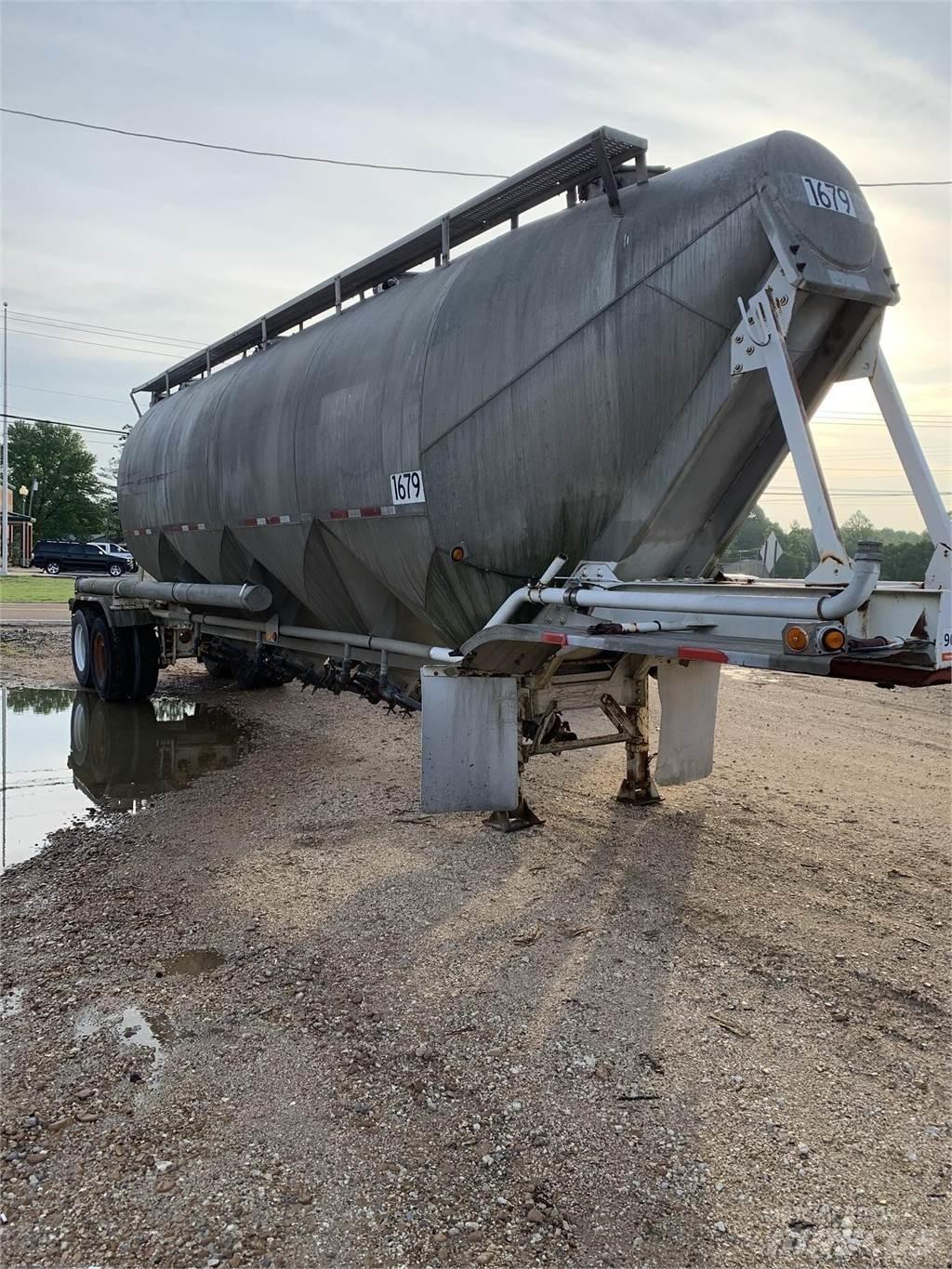 Fruehauf  Säiliöperävaunut