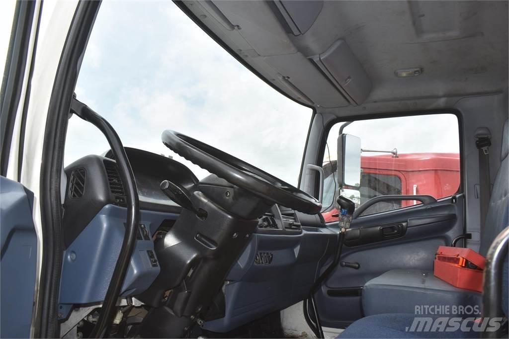 Hino 338 Tienhoitoautot