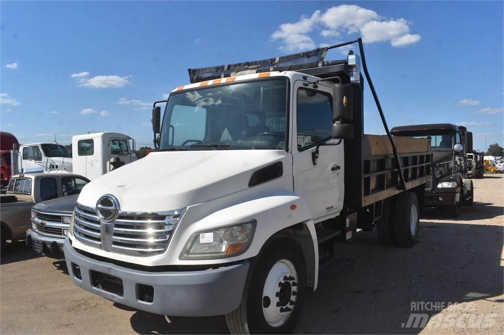 Hino 338 Sora- ja kippiautot