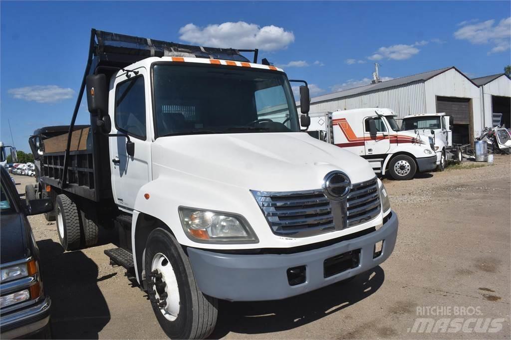 Hino 338 Sora- ja kippiautot