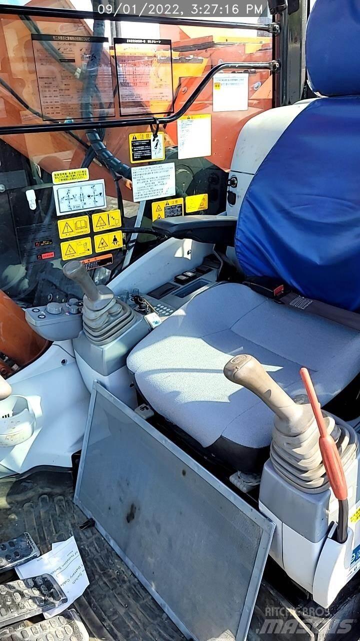 Hitachi ZX225US-6 Telakaivukoneet