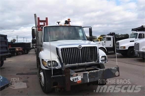IMT 3820 Nosturiautot