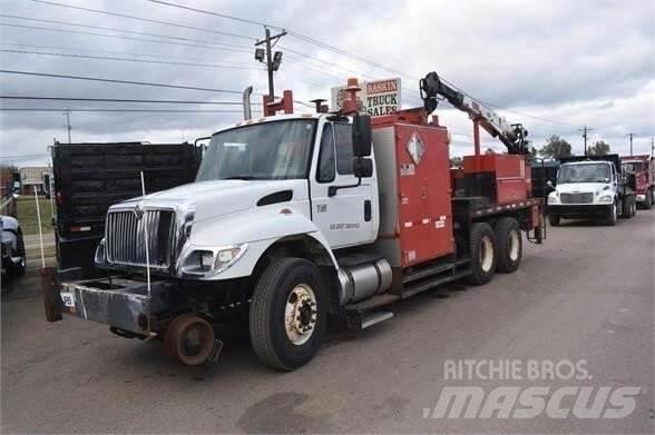 IMT 3820 Nosturiautot