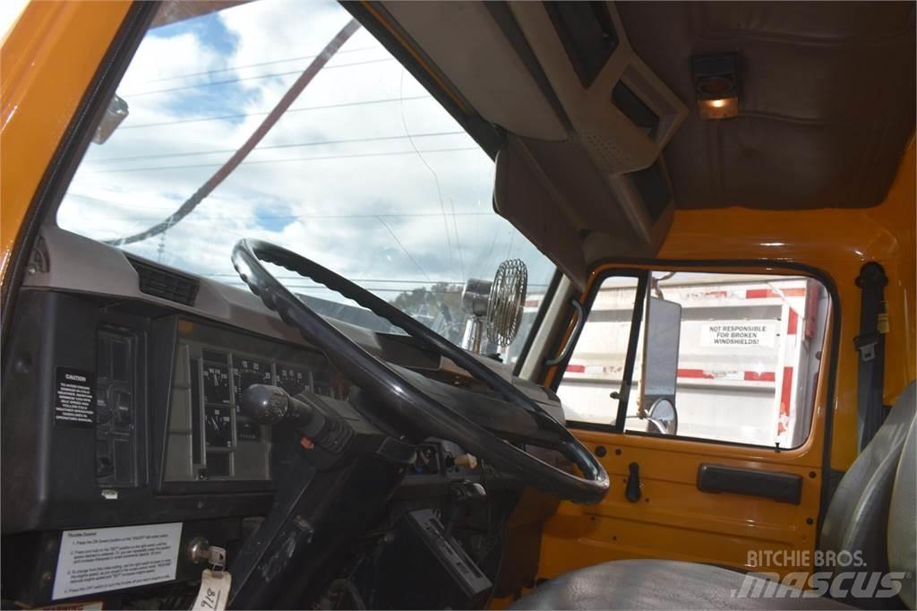 International 2554S Säiliöautot